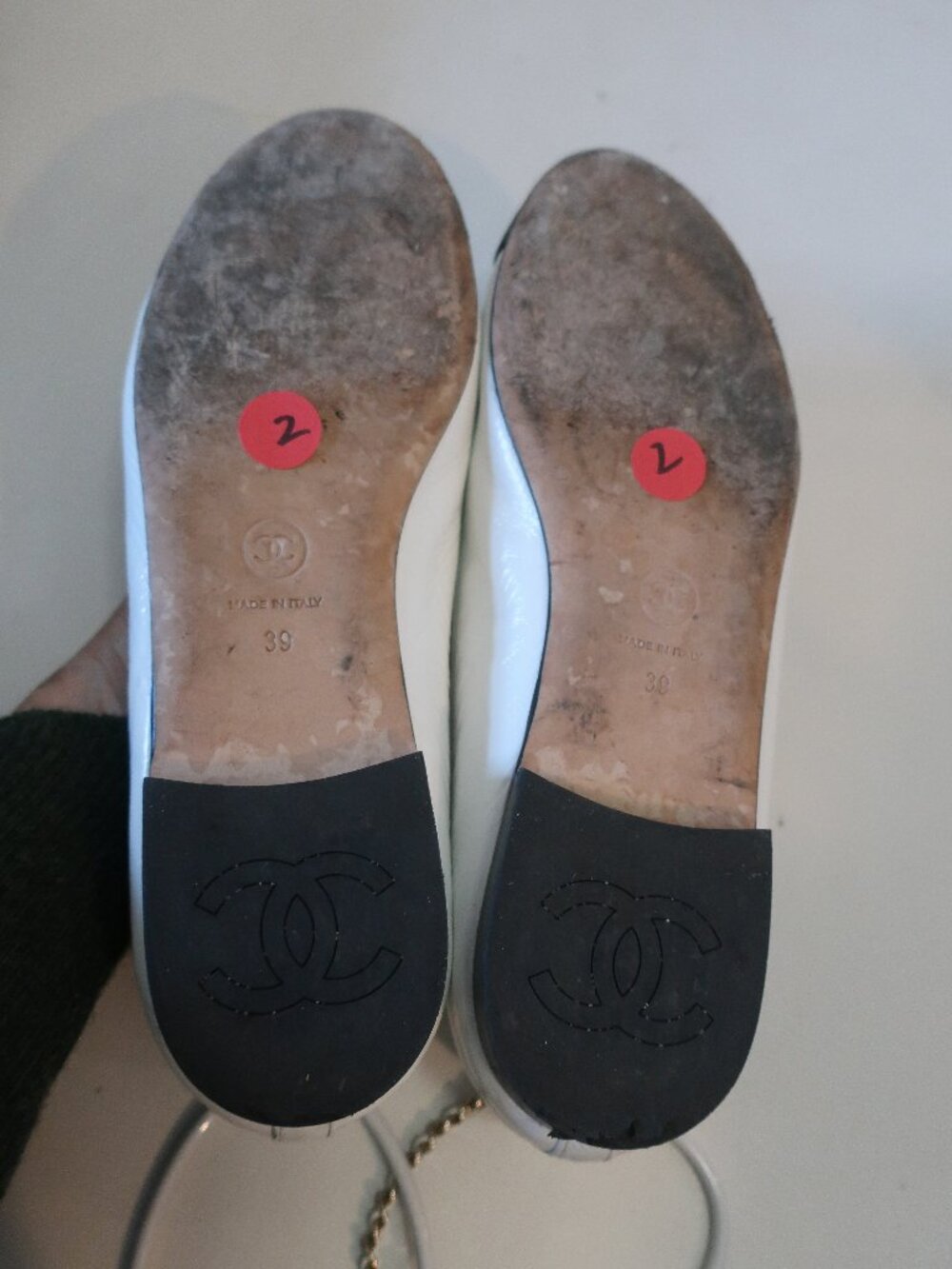 Chanel Wht Pat Leather, Blk Leather Cap Toe Ankle Chain Ballet Flats 39 EUR/US 9 - Picture 10 of 11